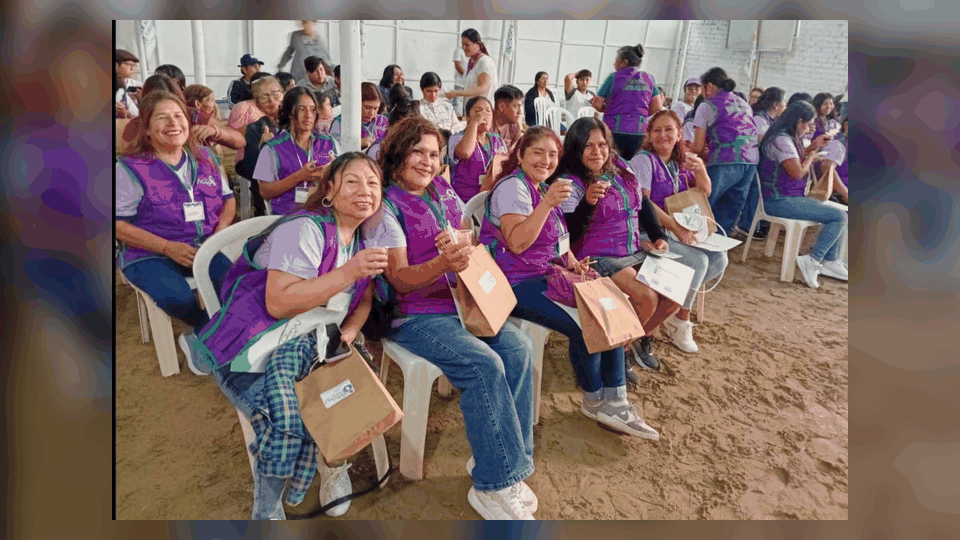 Presentación animada de la graduación de promotoras comunales